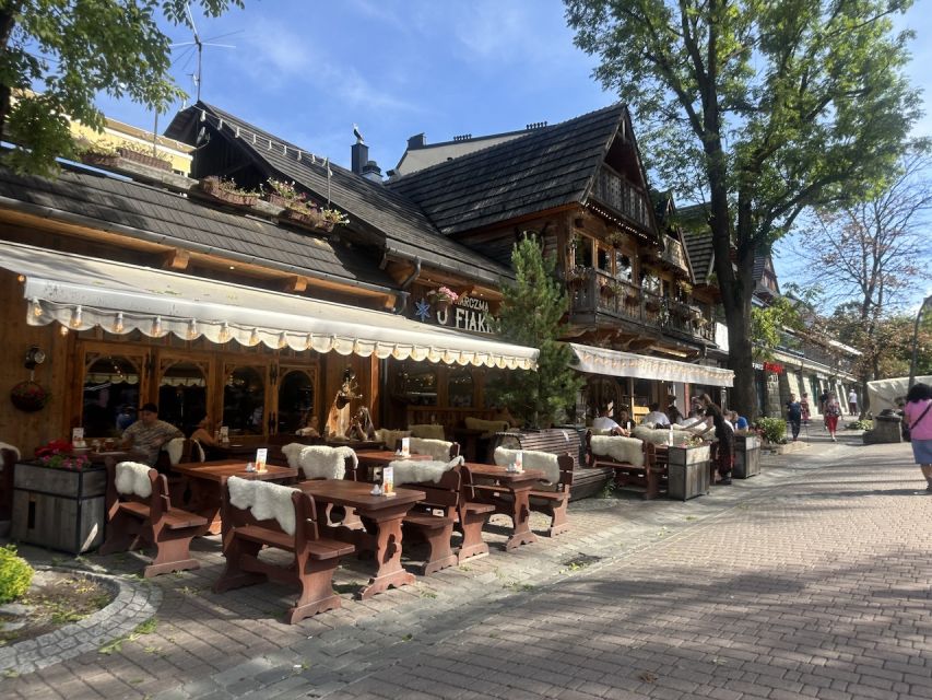 Krakow: Zakopane and Chochołowskie Bath Full Day Trip - The drive south from Krakow