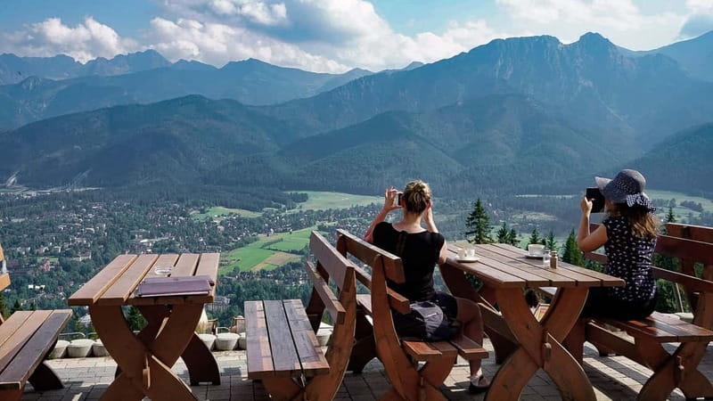 Krakow: Zakopane Cable Car, Spirits, Tasting & Thermal Baths - The road south from Krakow