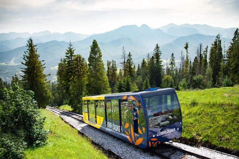 Krakow: Zakopane & Hot Springs Tour with Cable Car & Pickup - Chochołów and the Goral wooden town