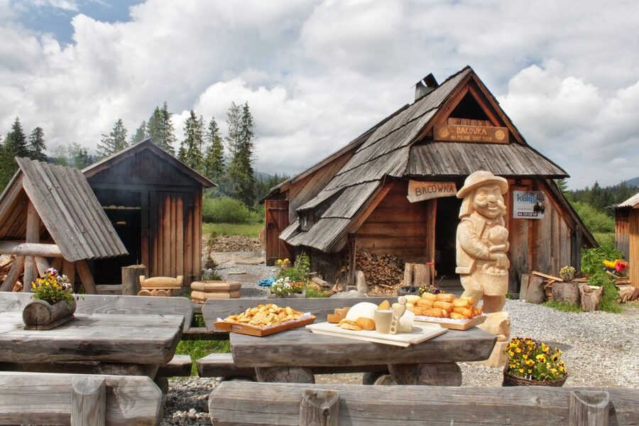 Krakow: Zakopane Tatra Mountains, Cable Car, Local Tasting - Three hours around Krupowki Street