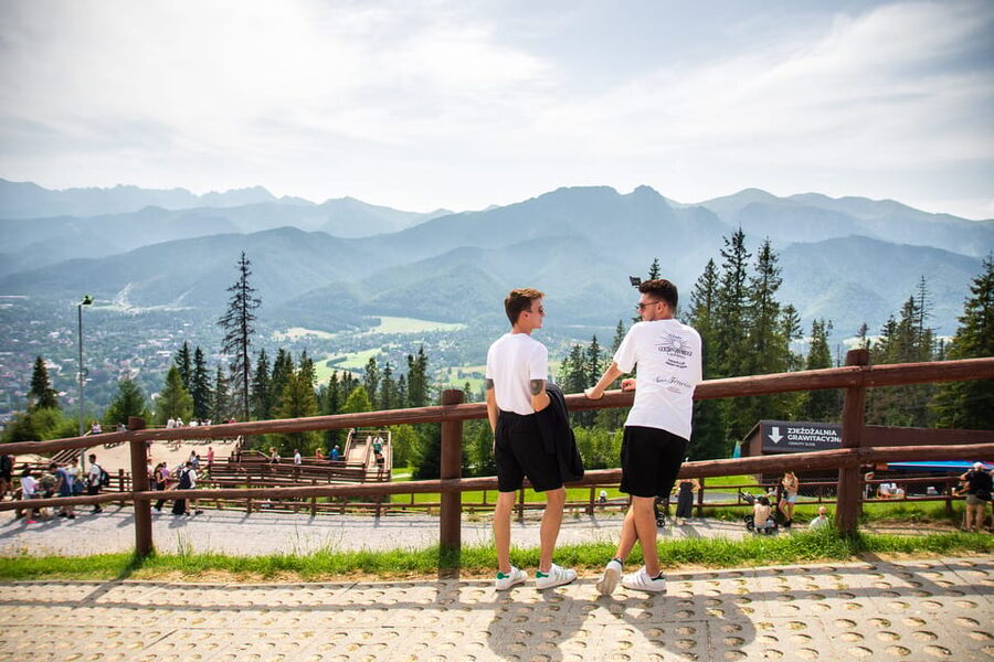 Krakow: Zakopane Tour with Cable Car, Tasting & Hotel Pickup - Which guide and group style suit you?