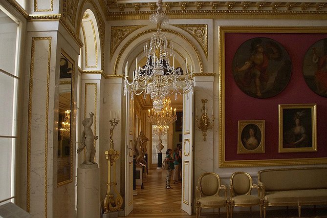 Lazienki Park + Museum of King Jan III's Palace at Wilanow:Small group /Pick-up/ - Touring King Jan III Sobieski’s palace