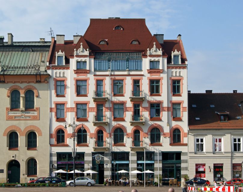 Lodz Old Town Manufaktura Highlights Private Walking Tour - The three-hour route adds EC1, Sienkiewicz Park, and OFF Piotrkowska