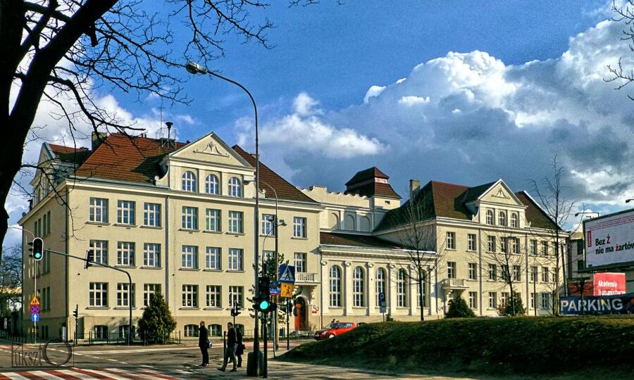Lodz Old Town Manufaktura Highlights Private Walking Tour - The four-hour route and Cathedral of St. Stanislaus Kostka