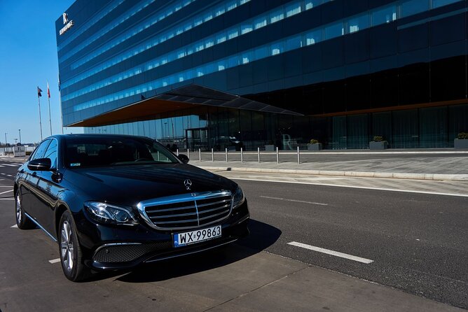 Luxury Warsaw Chopin Airport Transfer by private Limousine - A calm first hour after landing at Chopin Airport