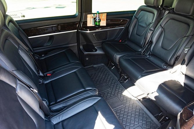 Luxury Warsaw Chopin Airport Transfer by private Minivan car - From Chopin Airport arrivals to your Warsaw door