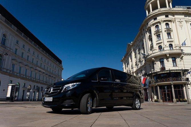 Luxury Warsaw Chopin Airport Transfer by private Minivan car - Timing your arrival and departure