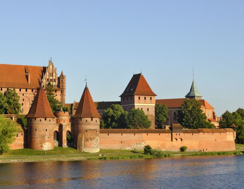 Malbork Castle Tour: 6-Hour Private Tour - The Grand Masters Palace and Great Refectory