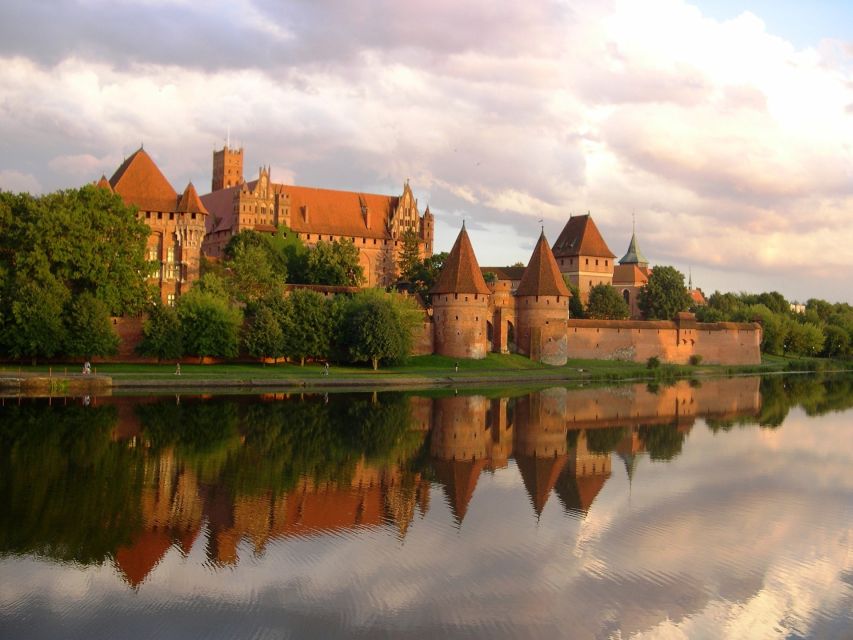 Malbork Castle Tour: 6-Hour Private Tour - Entering the Teutonic Knights’ Gothic stronghold