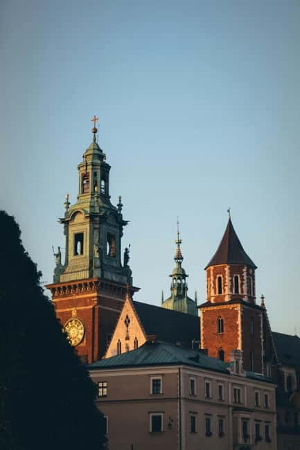 Mysterious Wawel Cathedral and Wawel Courtyard Guided Tour - Meeting at Kanonicza 25