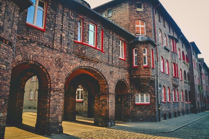 Nikiszowiec Industrial District Private Tour - Liberation Square and the structure of the district