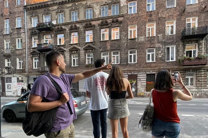 Offbeat Warsaw: Explore the Edgy & Artsy Praga District - Praga’s music, Jewish past, and older streets