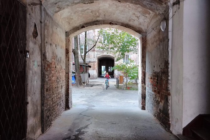 Offbeat Warsaw: Explore the Edgy & Artsy Praga District - What the $42.14 price gives you
