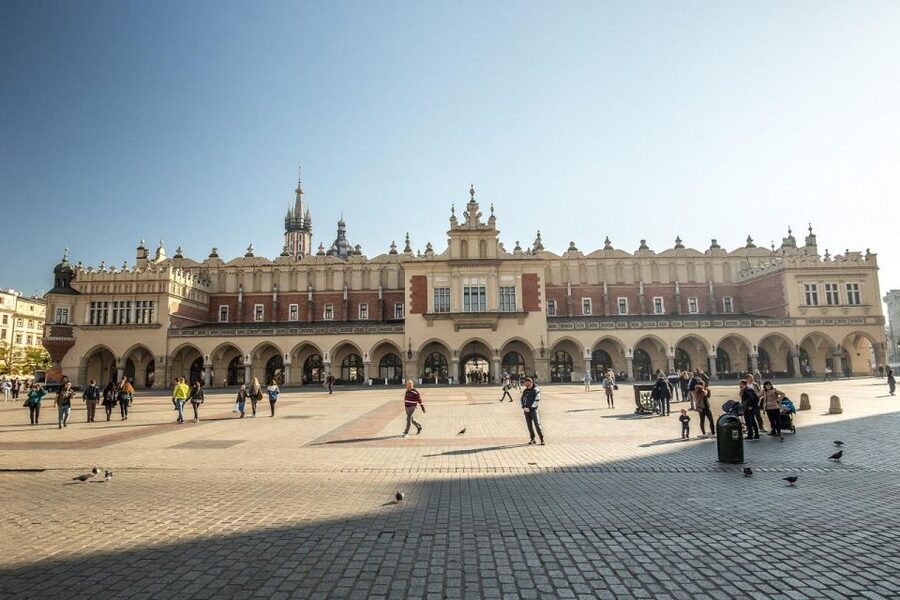 Old Town, St. Mary's Basilica and Rynek Underground Tour - Who will get the most from this Old Town tour?