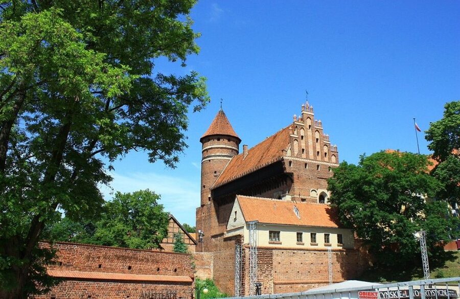 Olsztyn Old Town Highlights Private Walking Tour - Starting at Olsztyn’s Upper Gate