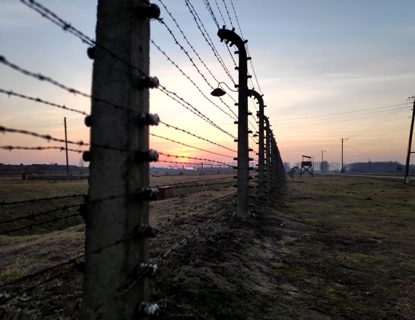 Oswiecim: Auschwitz-Birkenau Skip-the-Line Entry Tickets - Meeting point and the risk of a confusing start