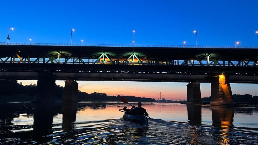 Packrafting kayaking guided tour Vistula river Warsaw Poland - Who will enjoy this river trip most