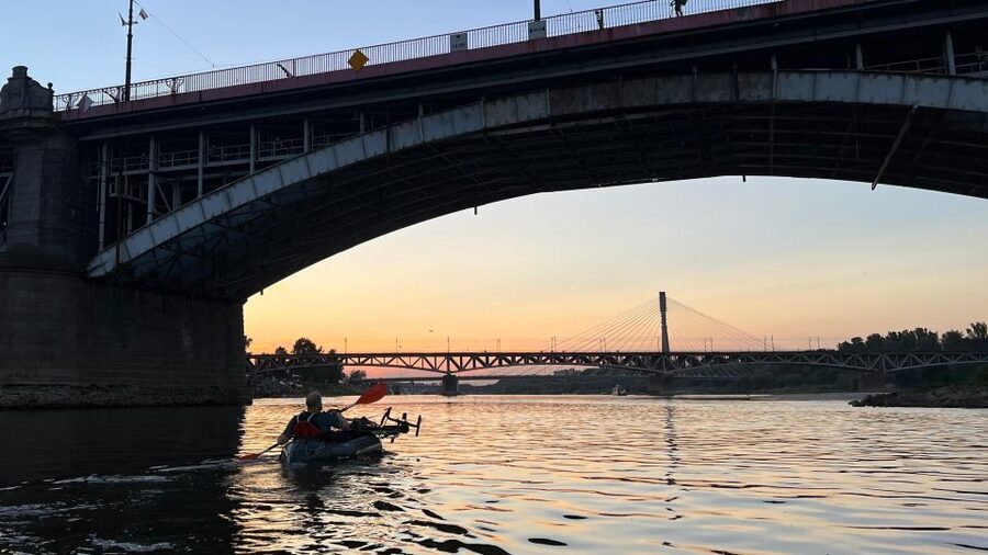 Packrafting kayaking guided tour Vistula river Warsaw Poland - Seeing Warsaw from the Vistula