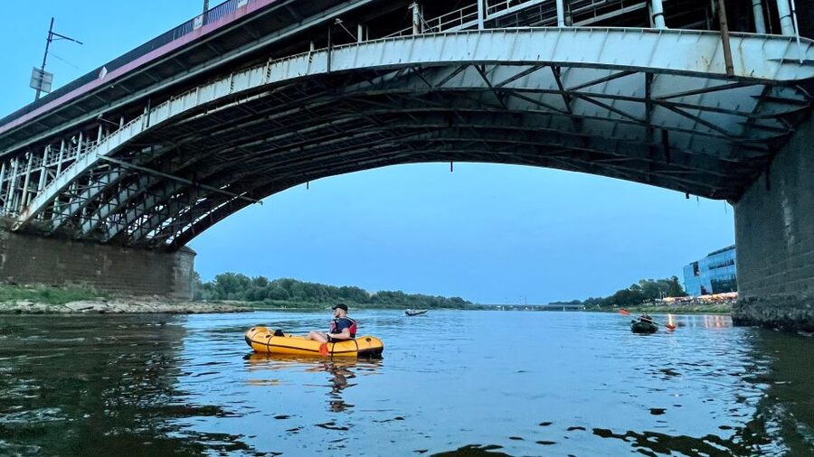 Packrafting kayaking guided tour Vistula river Warsaw Poland - Packrafting for beginners