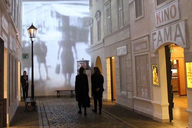 POLIN Museum of the History of Polish Jews : SMALL GROUP /inc. Pick-up/ - Pickup From Your Hotel or Apartment