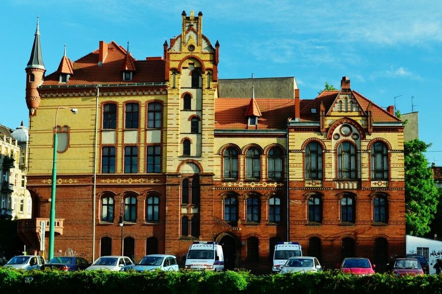 Poznan: Private Jewish Heritage Tour - From wartime Poznan to the Jewish labor camp memorial