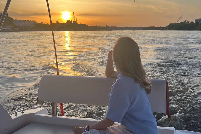 Private Cruise on Vistula in Warsaw for 9 with our Helmsman - Copernicus Science Centre and modern Warsaw