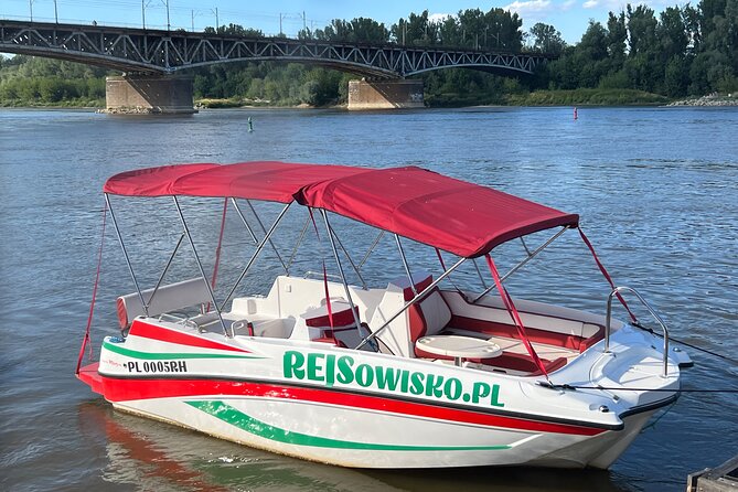 Private Cruise on Vistula in Warsaw for 9 with our Helmsman - The Museum of Modern Art and Warsaw’s new face
