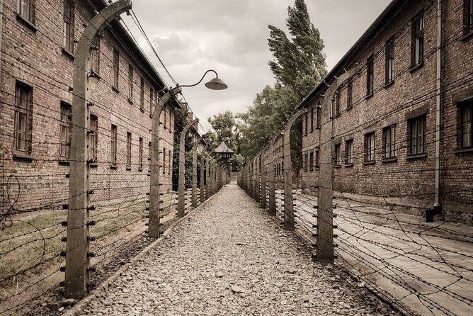 Private Guided Tour to Auschwitz & Birkenau from Krakow - Rudolf Höss’s house and the machinery of murder