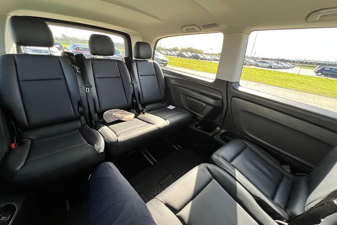 Private Krakow to or from Airport Transfer - A calm first step after landing in Krakow