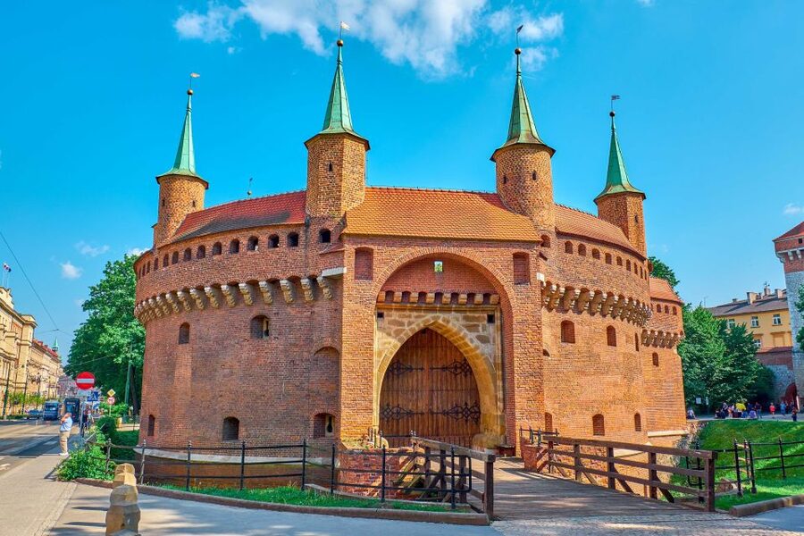 Private Krakow Tour: St. Mary’s, Cloth Hall & More - Who should book this Krakow walk?