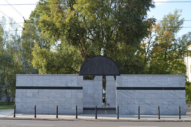Private tour: Jewish heritage in Warsaw - Umschlagplatz and the scale of deportation