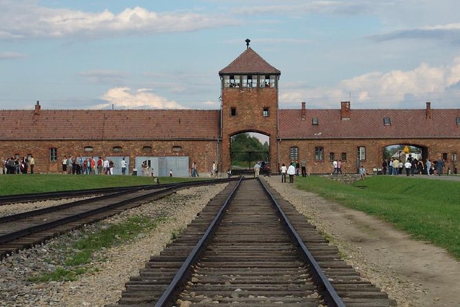 Private Tour to Auschwitz & Birkenau from Katowice - Leaving Katowice at 8:00 am
