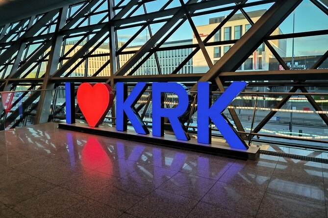 Private transfer from/to Krakow airport / City of Krakow - A calm start at Krakow Airport