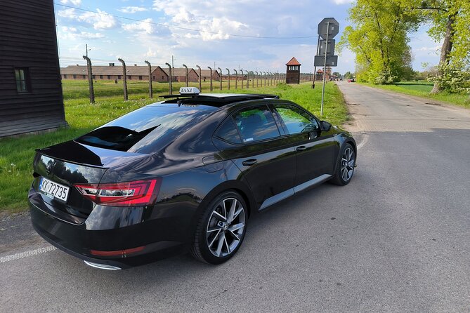 Private transfer from/to Krakow airport / City of Krakow - Help with luggage, water, and internet access