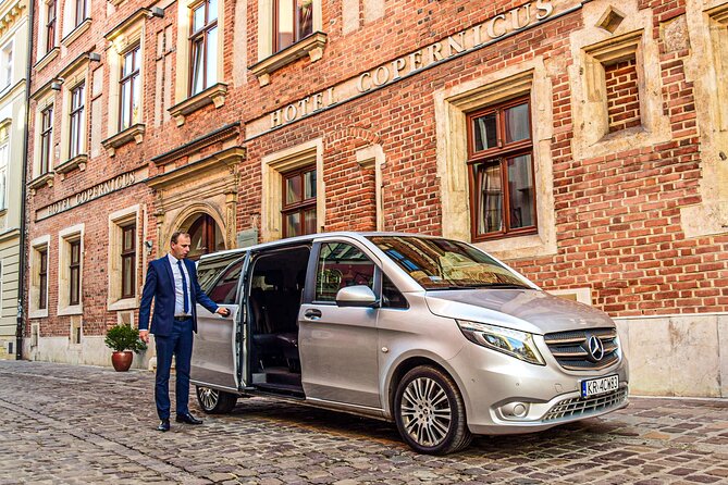 Private Transfer from/to the Krakow Airport - A calm arrival at Krakow Airport