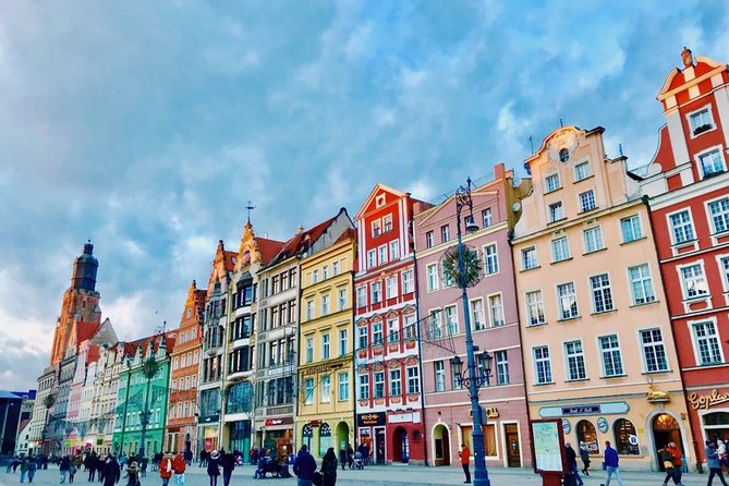 Private Transfer from Wroclaw (WRO) Airport to Wroclaw city centre - Why a pre-booked Wroclaw airport transfer can help