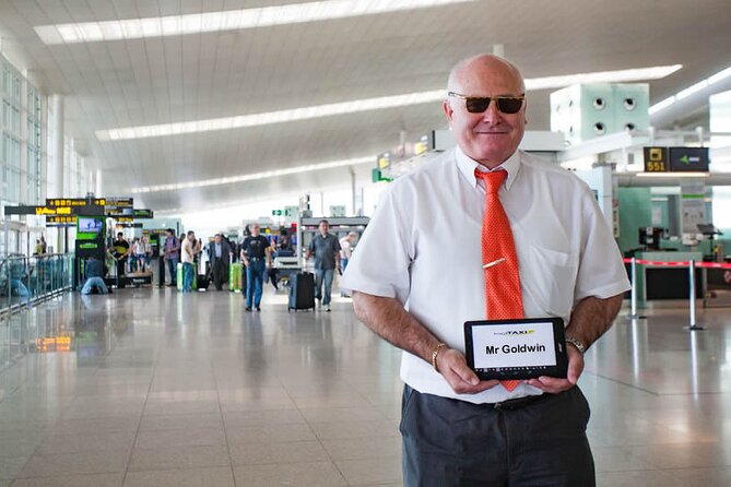 Private Transfer from Wroclaw (WRO) Airport to Wroclaw city centre - What happens at Wrocław Copernicus Airport