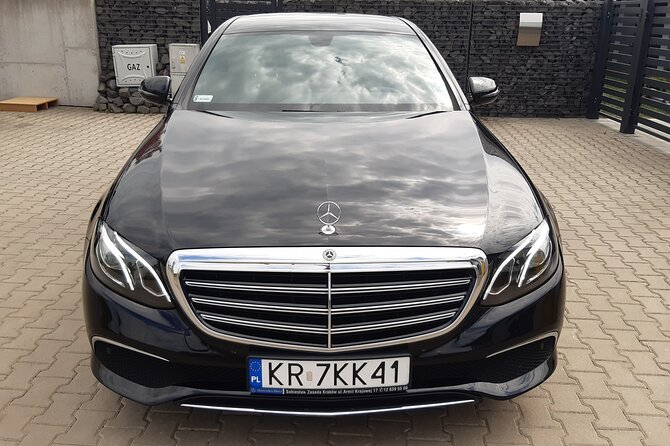 Private transfer: Krakow Airport - Krakow City - Finding your driver at Krakow Airport