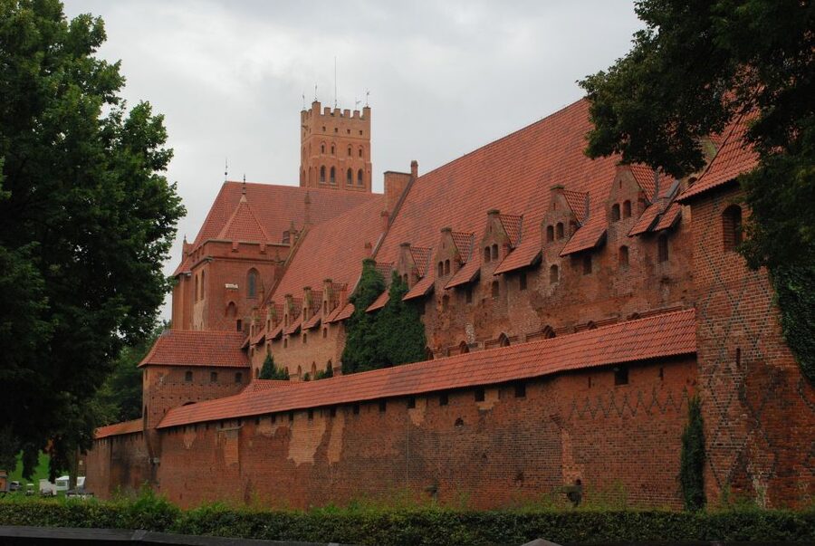 Private transportation to the Malbork Castle from Gdansk - What the driver does, and what the driver does not do