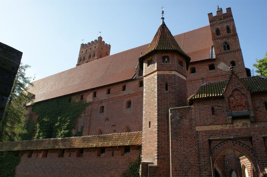 Private transportation to the Malbork Castle from Gdansk - Who should book this private castle trip?