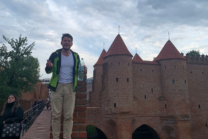 Private Warsaw Old Town & Royal Route Walking Tour – Bestseller - Pilsudski Square, the Presidential Palace, and Warsaw’s Wartime Scars