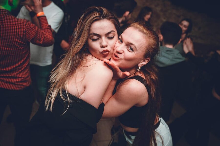 Pub Crawl 1hr Unlimited Beer + Vodka then Clubs in Katowice - What the full evening looks like after the first hour