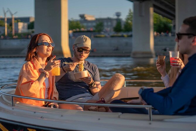 Rental of Motorboat for 5 on Vistula in Warsaw no Licenses Needed - Why the marked cruising area matters