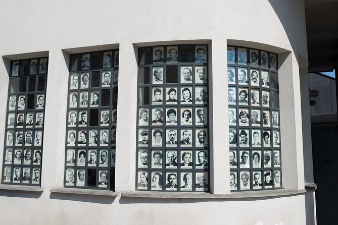 Schindler's Factory and Jewish Ghetto Walking Tour in Kraków - Why a guide helps inside the museum