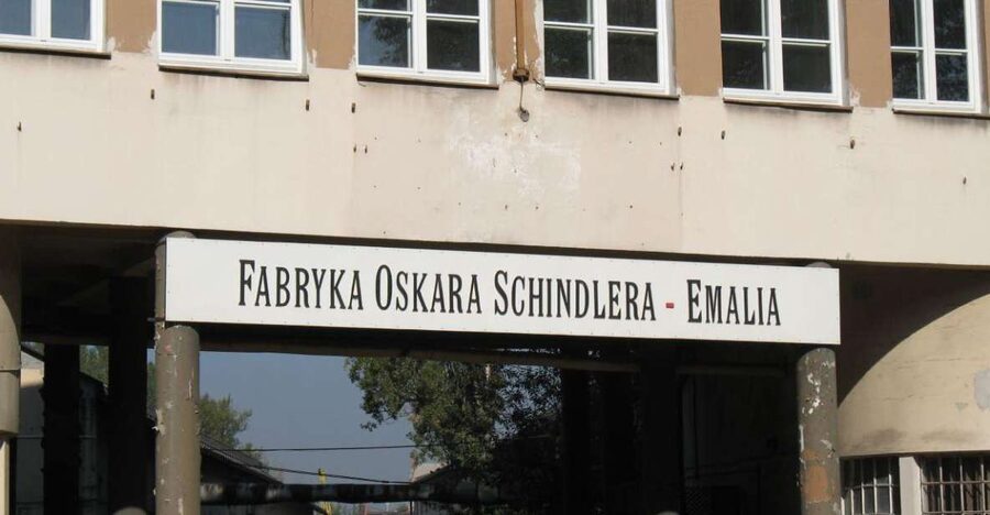 Schindler's Factory + Ghetto in Krakow and Wieliczka Tour - Walking Podgórze and the former Jewish ghetto