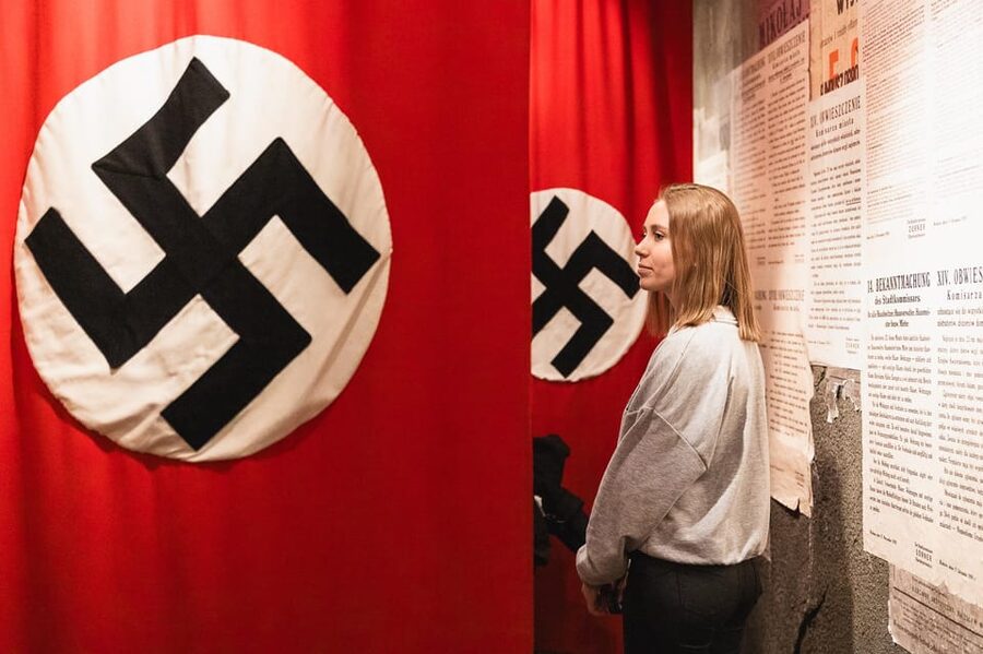 Schindler's Factory Skip the Line Ticket & Guided Tour - What Schindler’s Factory tells you about Krakow