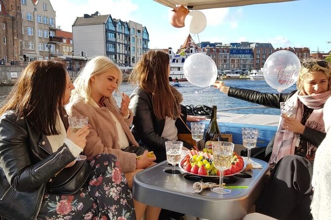 Sightseeing Cruise around the Old Town of Gdansk - Boarding at Powroźnicza 13/15