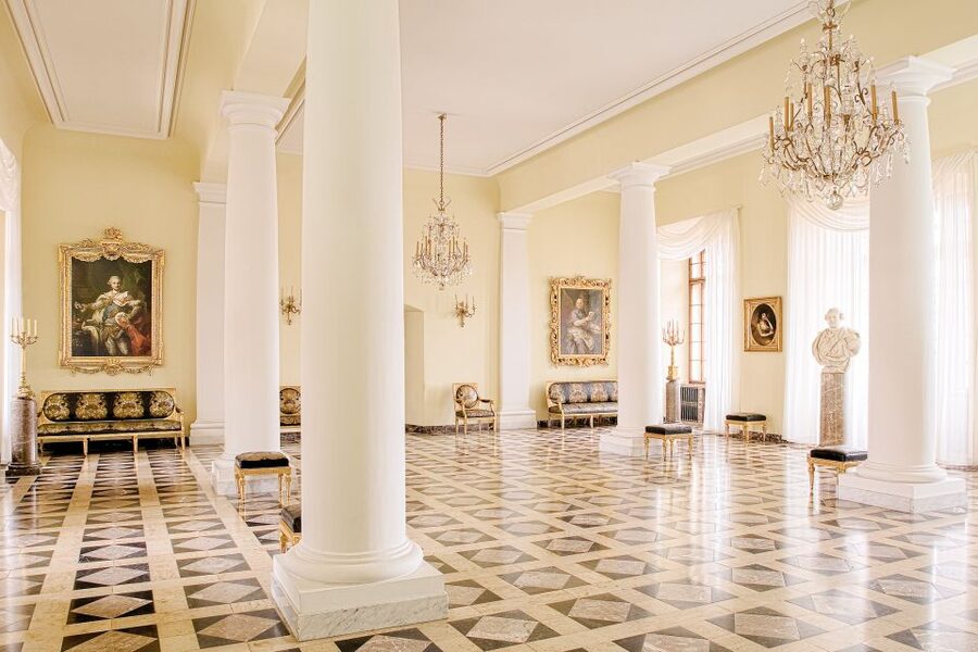 Skip-the-Line Wawel Castle Chambers Private Tour - Who will enjoy this Wawel Castle tour most?