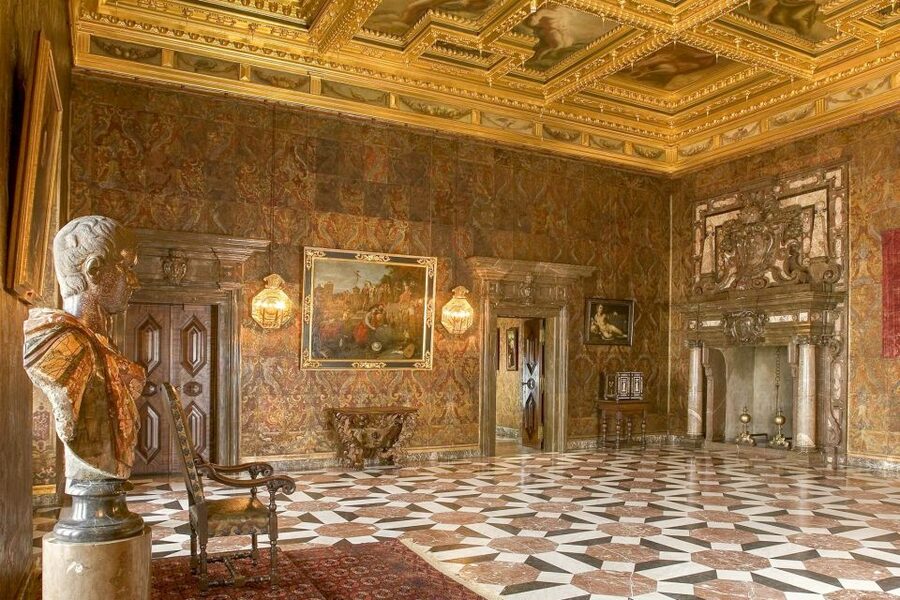Skip-the-Line Wawel Castle Chambers Private Tour - Should you book it?