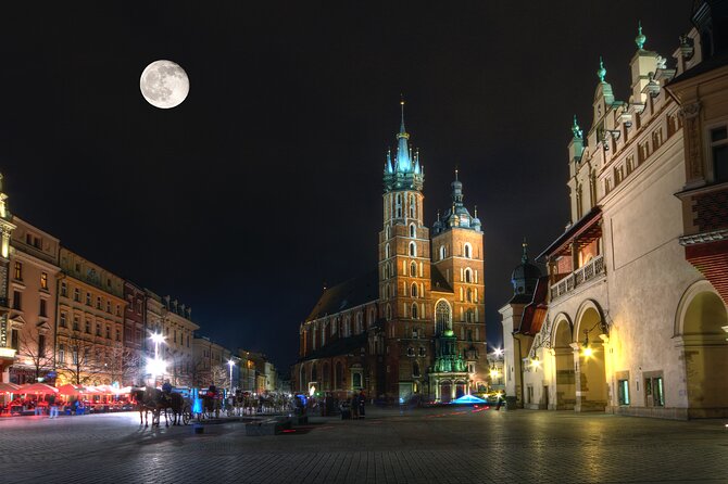 Small-group Rynek Underground Museum Guided Tour in Krakow - What happens during the 90-minute museum tour